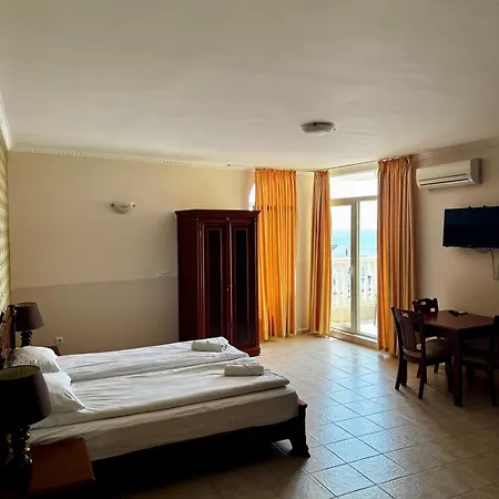 Sea View Apartment *